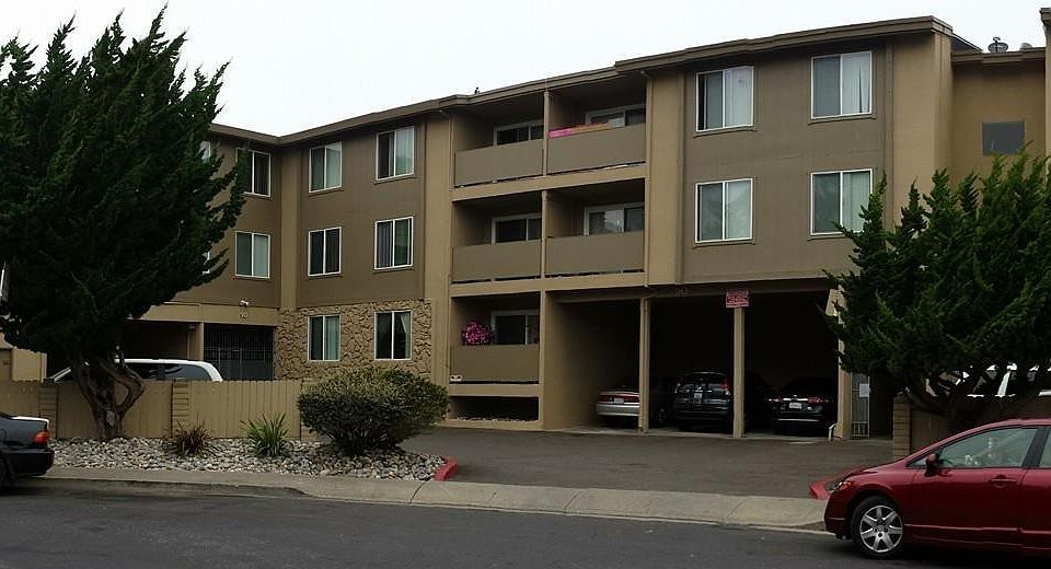 1st image of 90 Kent Ct APT 30