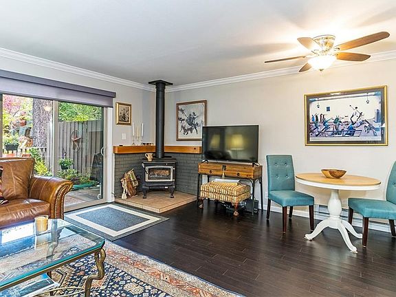 3rd image of 837 Southwood Blvd #18