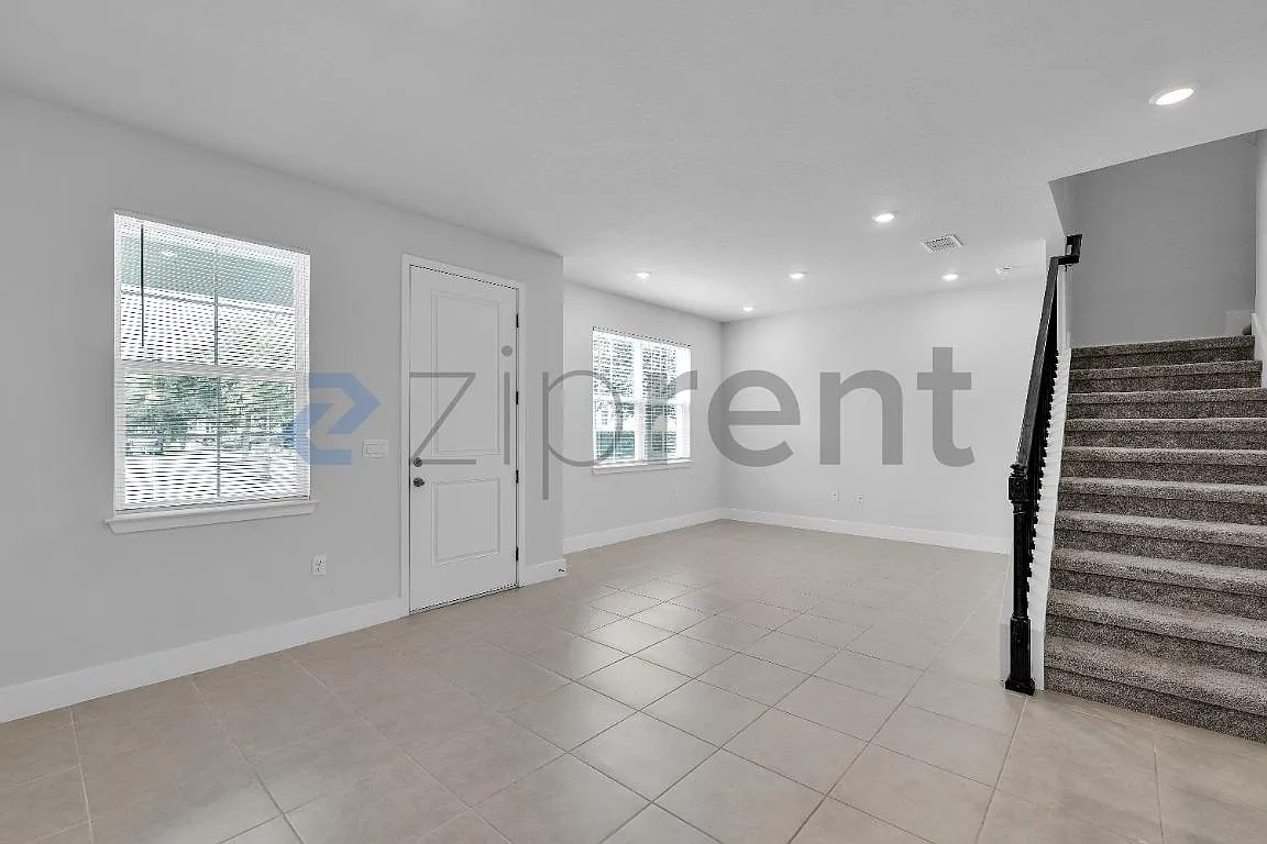 3 bed, 2.5 bath, 1777 sqft, $2,145 — Photo 2