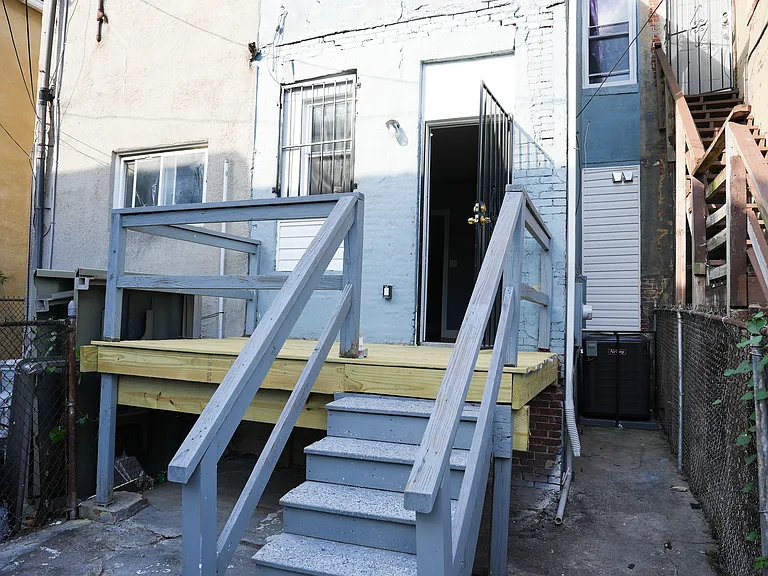 1628 Division St — Photo 22