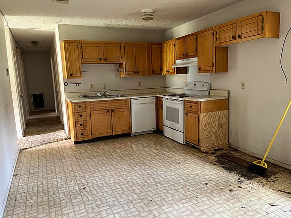 4th image of 132 Nelda Dr