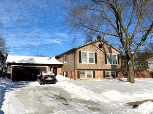 118 W Hintz Rd, Arlington Heights, IL 60004
