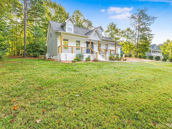 2nd image of 110 High Shoals Ln