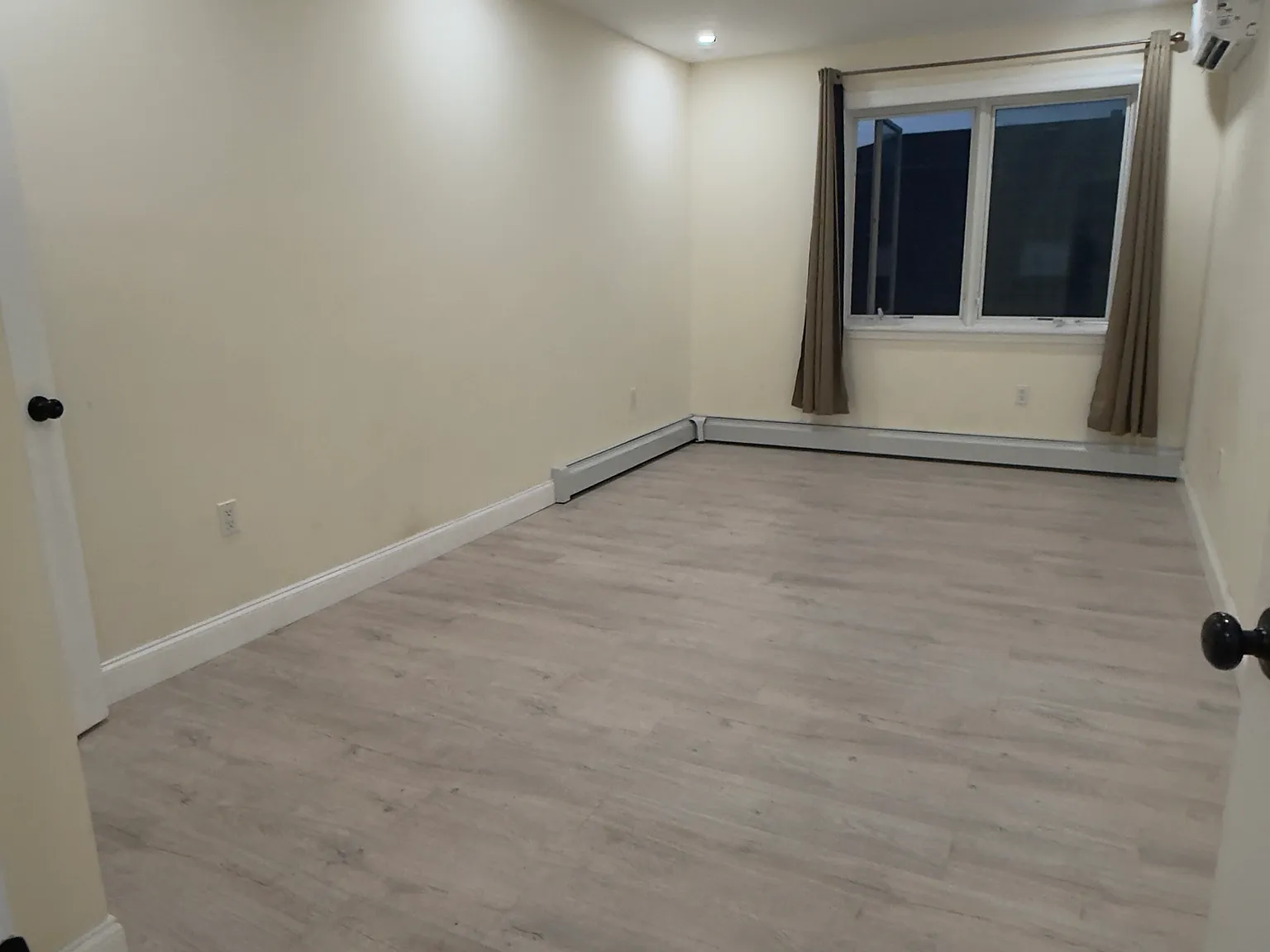 3 bed, 1100 sqft, $3,600 — Photo 3