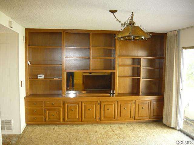 2nd image of 106 S Harrington Dr