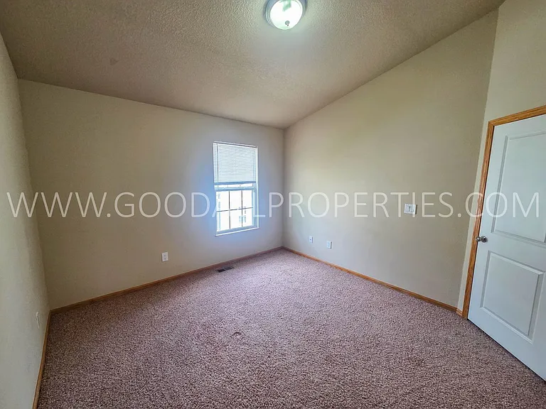 1116 Redstone Ln — Photo 16