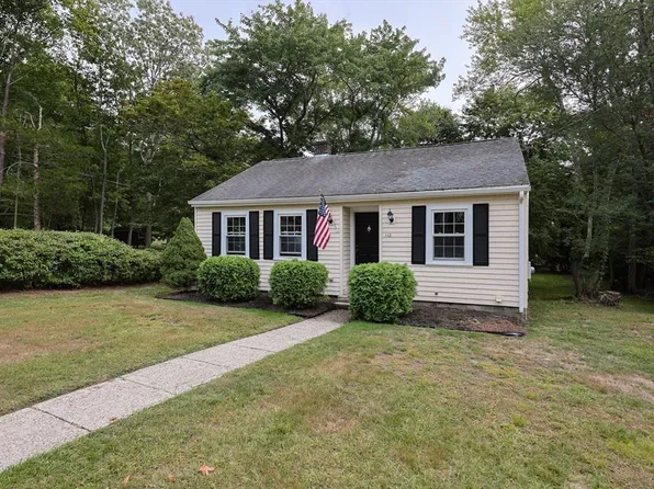 112 Greene St, Hopedale, MA 01747