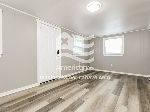860770_004_wm_-_living_room_13024304.jpg