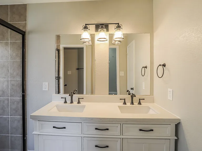 6936 Bentley Ave — Photo 15