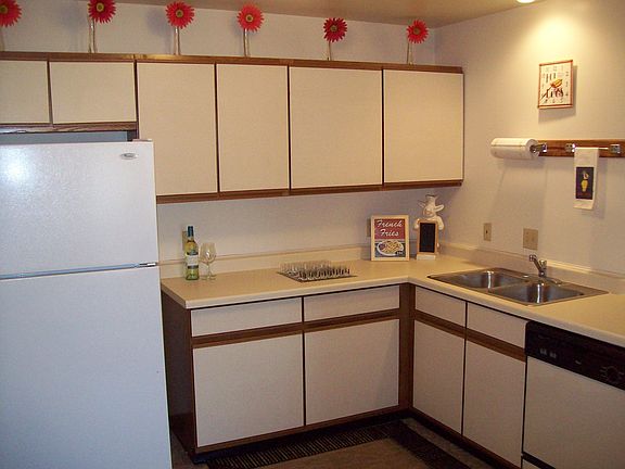 4th image of 1300 Eco Park Dr APT 8