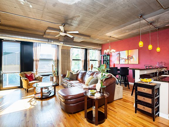 2nd image of 1151 W 15th St Unit 203
