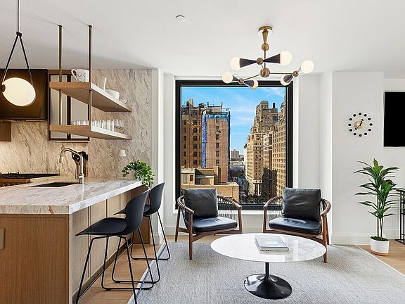4th image of 214 W 72nd St APT 10