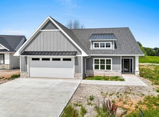 547 Lemere Ct, Green Bay, WI 54313