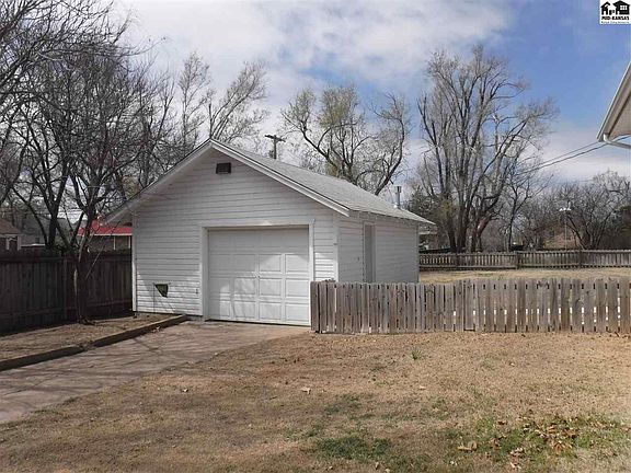 5th image of 1123 Champa St