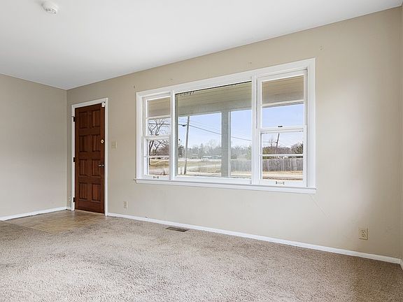 5th image of 3103 W Euclid Ave