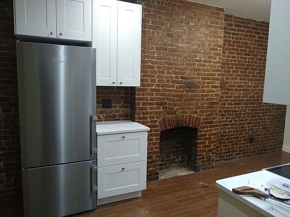 2nd image of 91 Greenpoint Ave APT 2