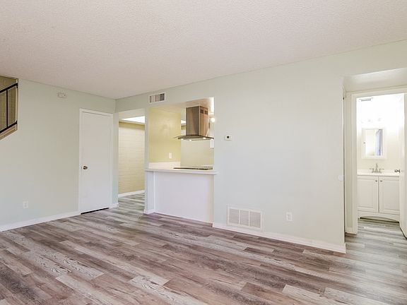 3rd image of 4009 W Palomino Rd