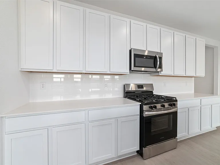 830 Heaven Dr — Photo 6