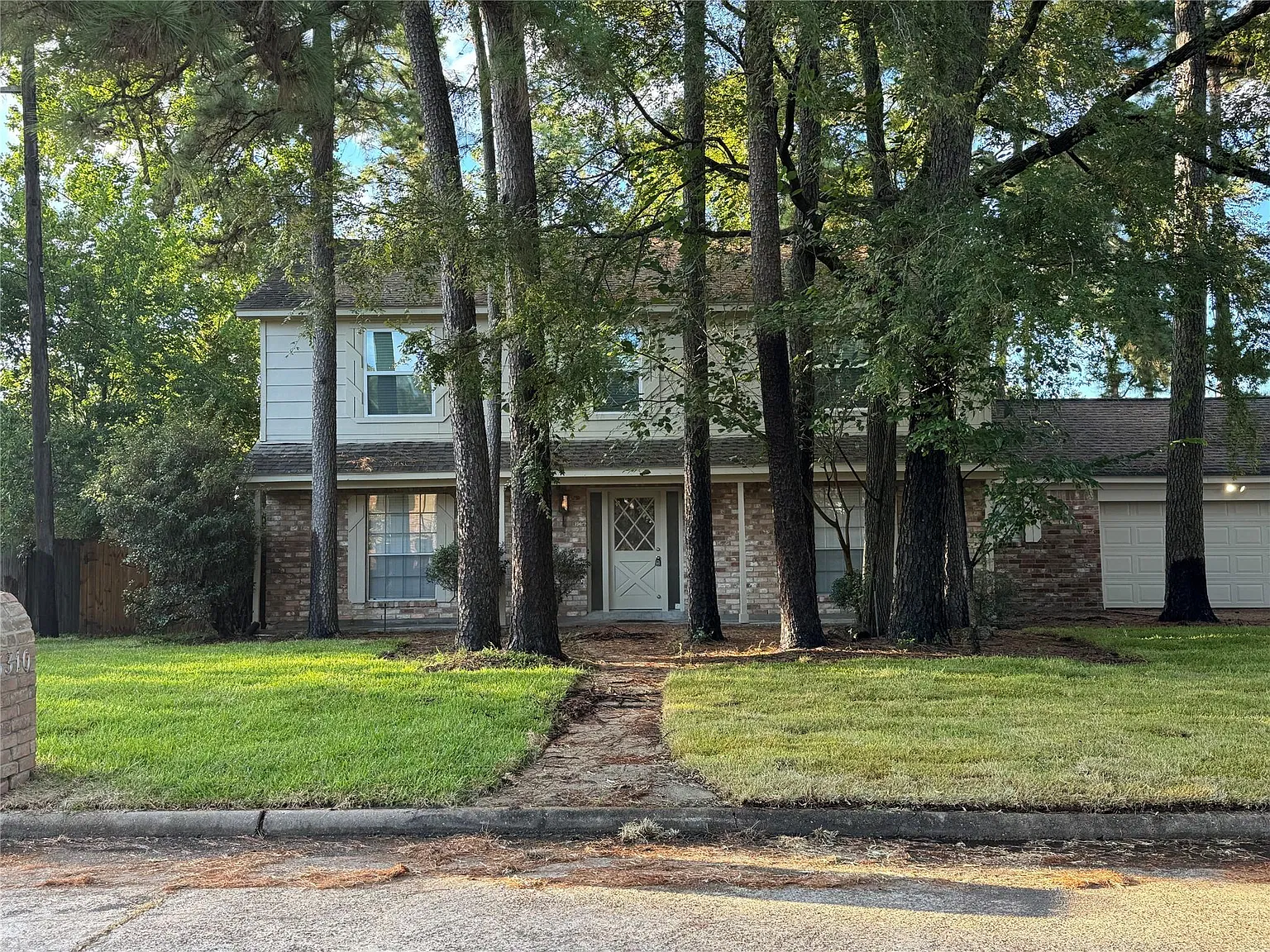 4 bed, 2.5 bath, 2436 sqft, $2,600 — Photo 1