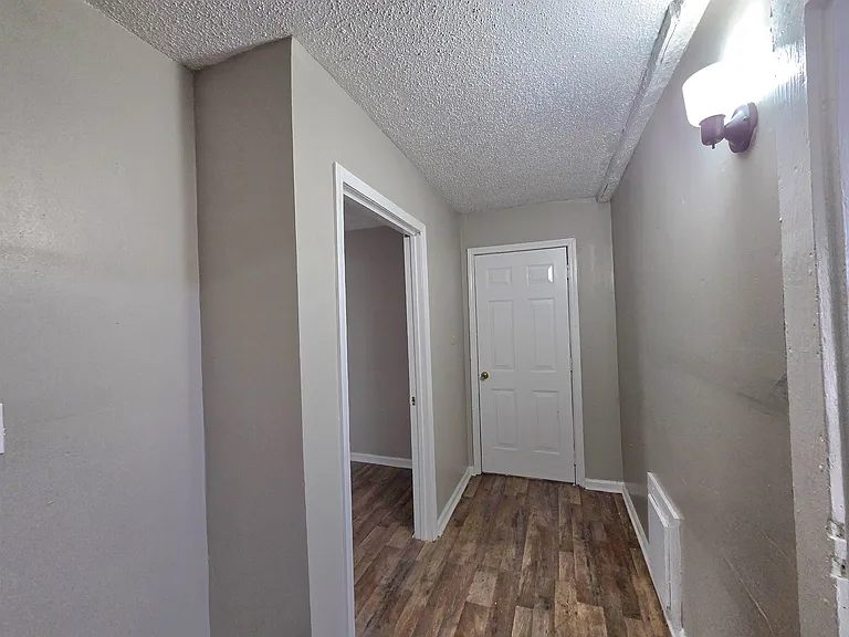 4047 Chelsea Ave — Photo 12