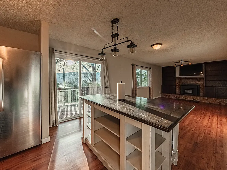1143 Stanton St — Photo 4