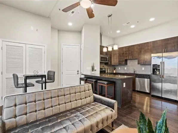 2940 Baltimore Ave APT 1001, Kansas City, MO 64108