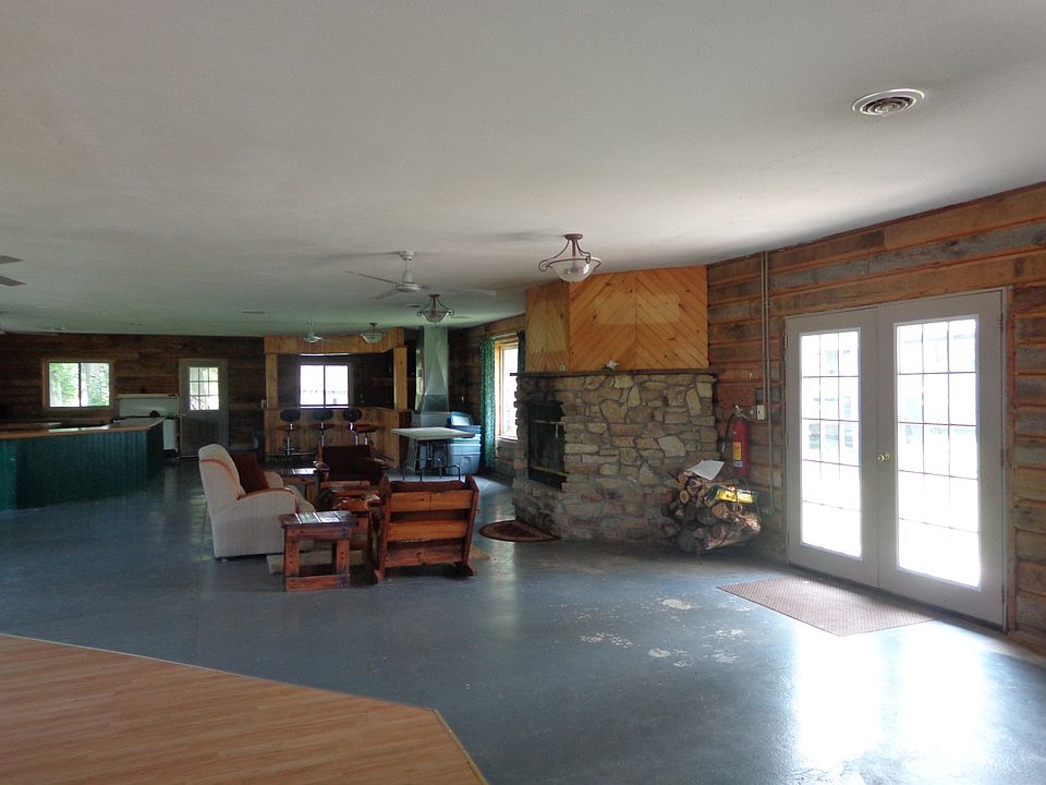 2nd image of S2446-s2454 Valley Ave.