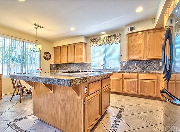 4th image of 1531 E Chase Dr