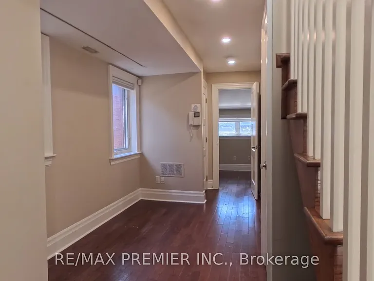 718 Bathurst St #2 — Photo 4