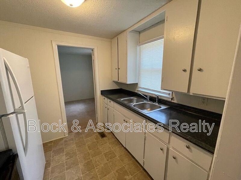 2nd image of 1352 Briles Dr APT 1A