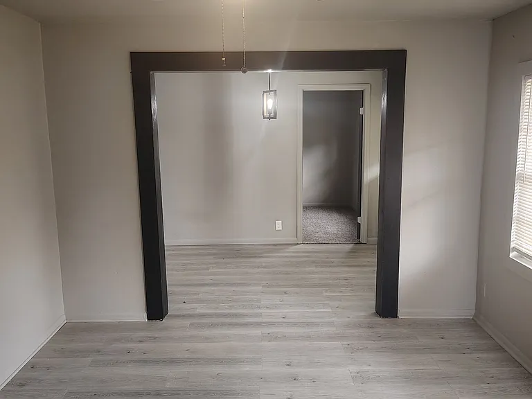 4456 N Detroit Ave — Photo 5