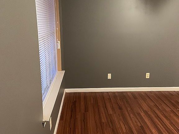4th image of 411 Lincoln Ct