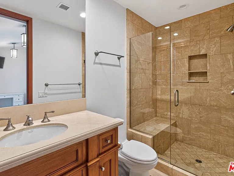 1120 El Medio Ave — Photo 21