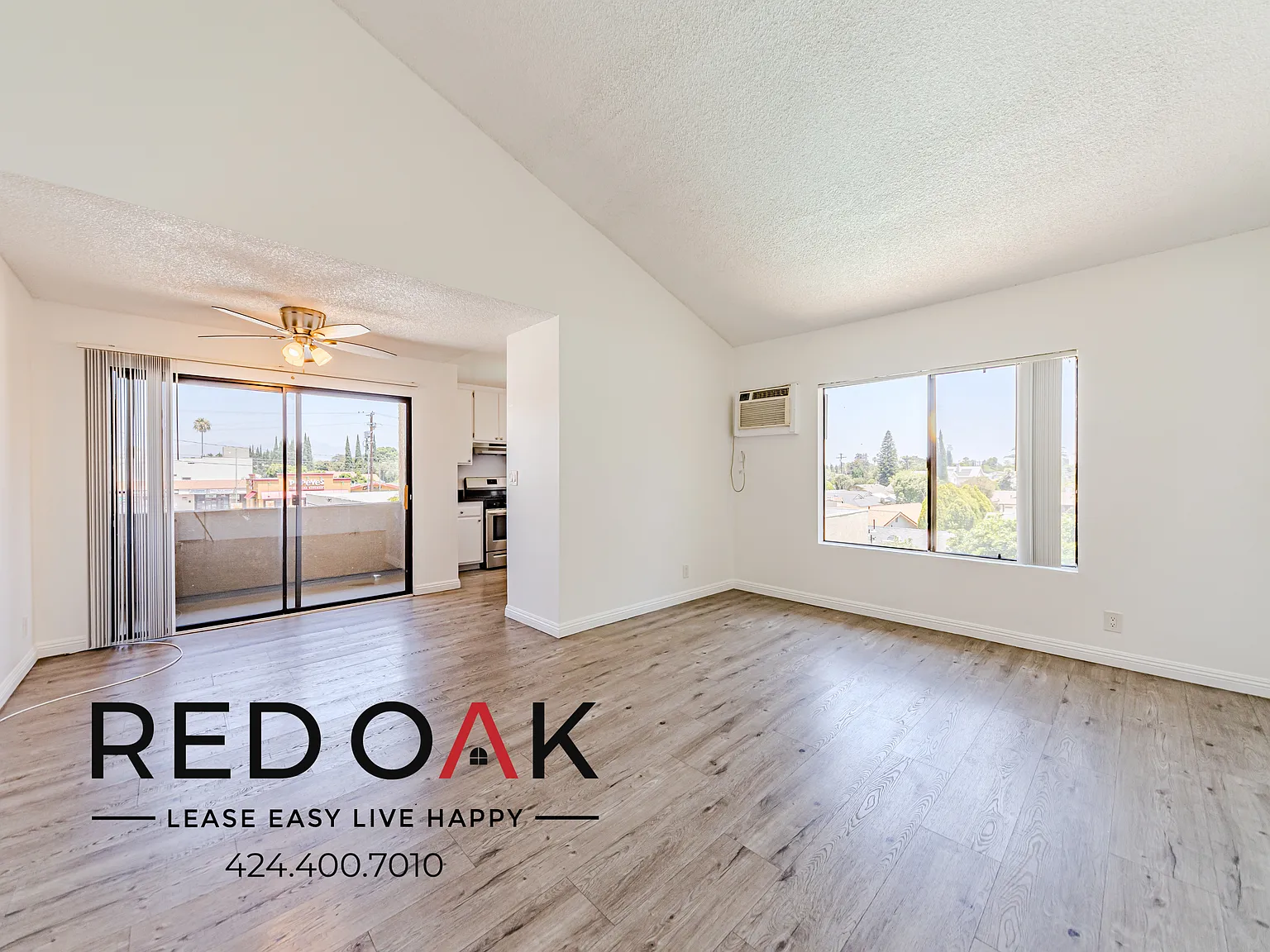 Lovely One Bedroom with Private Balcony, Pool, On-Site Laundry, and Included Parking ~ Near CSU N... — Photo 1