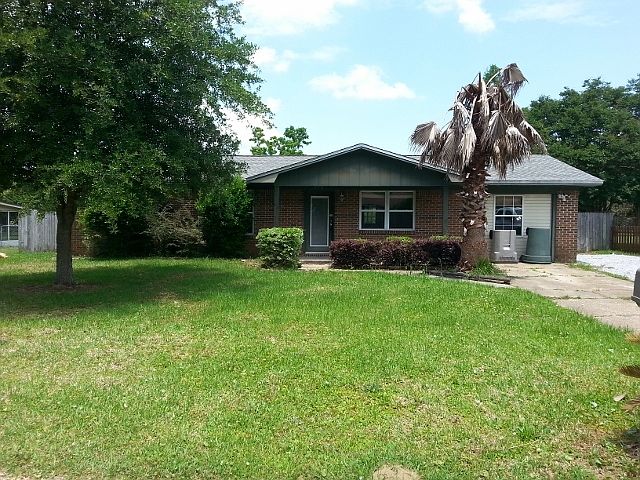 1st image of 370 Crestfield Cir