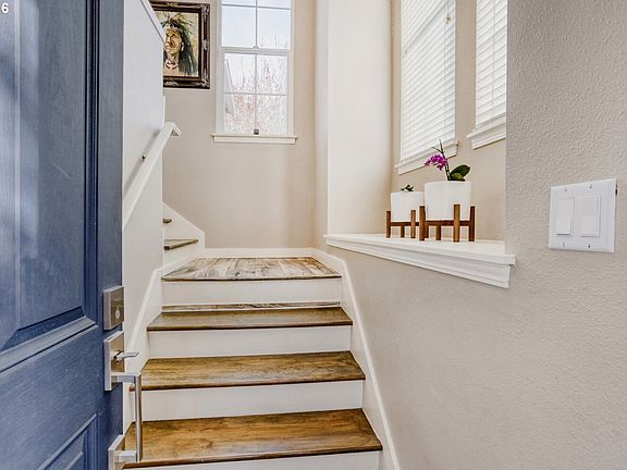 5th image of 1828 NE Ashberry Dr
