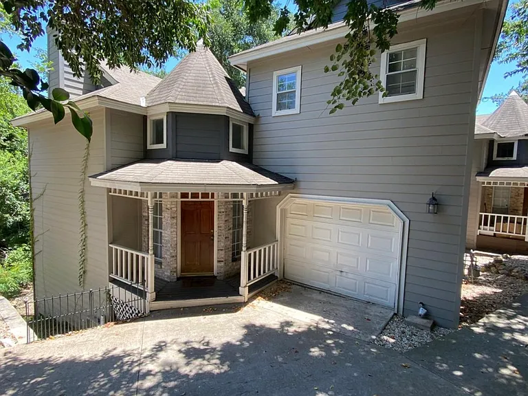 6000 Shadow Valley Cv #A — Photo 2