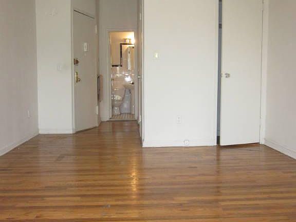 3rd image of 314 E 89th St APT 5D
