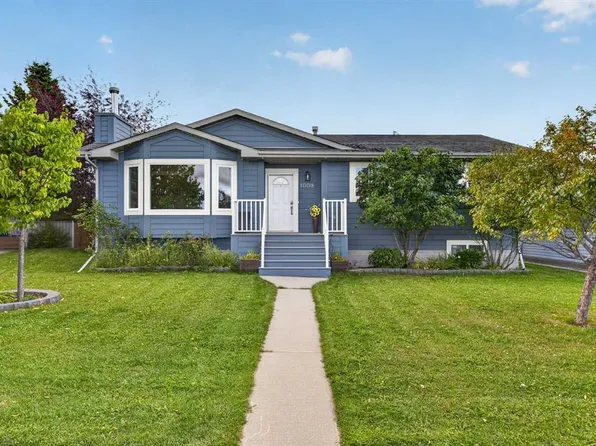 1008 E 2nd St NE, Sundre, AB T0M 1X0
