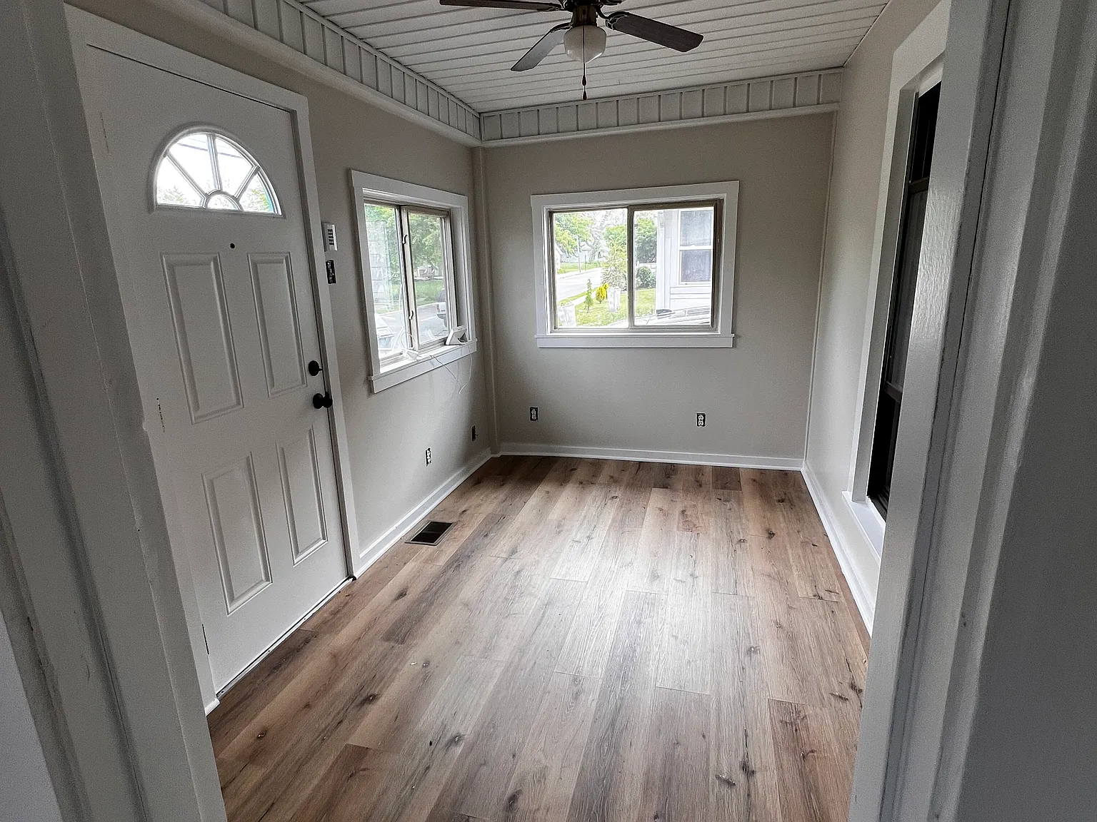 2 bed, 1000 sqft, $1,000 — Photo 2