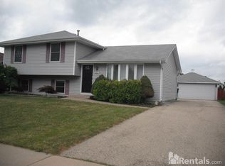 7011 Manchester Dr, Plainfield, IL 60586