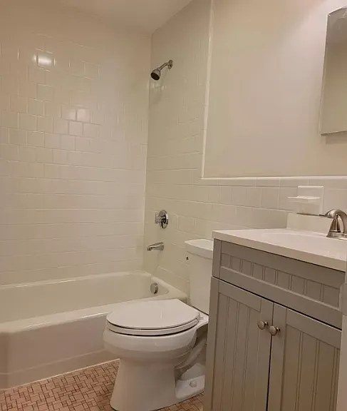 100 E Central St #7 — Photo 1