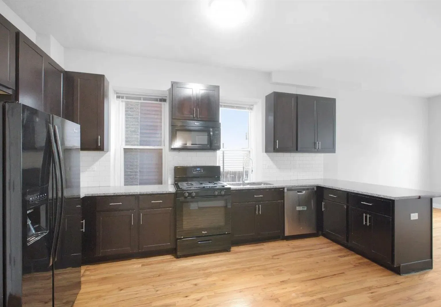 3 bed, 1.0 bath, $2,500 — Photo 1