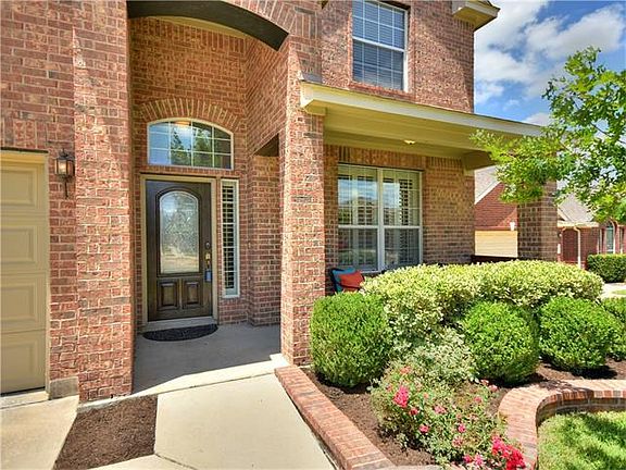 2nd image of 221 Tulip Trail Bnd