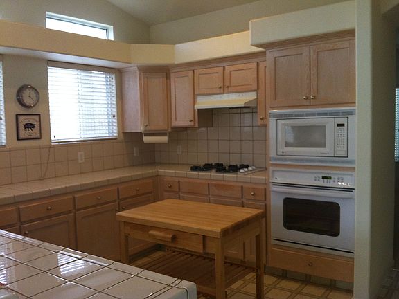 3rd image of 2732 E Darlington Ct