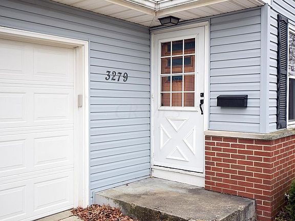 2nd image of 3279 Woodlawn Ave