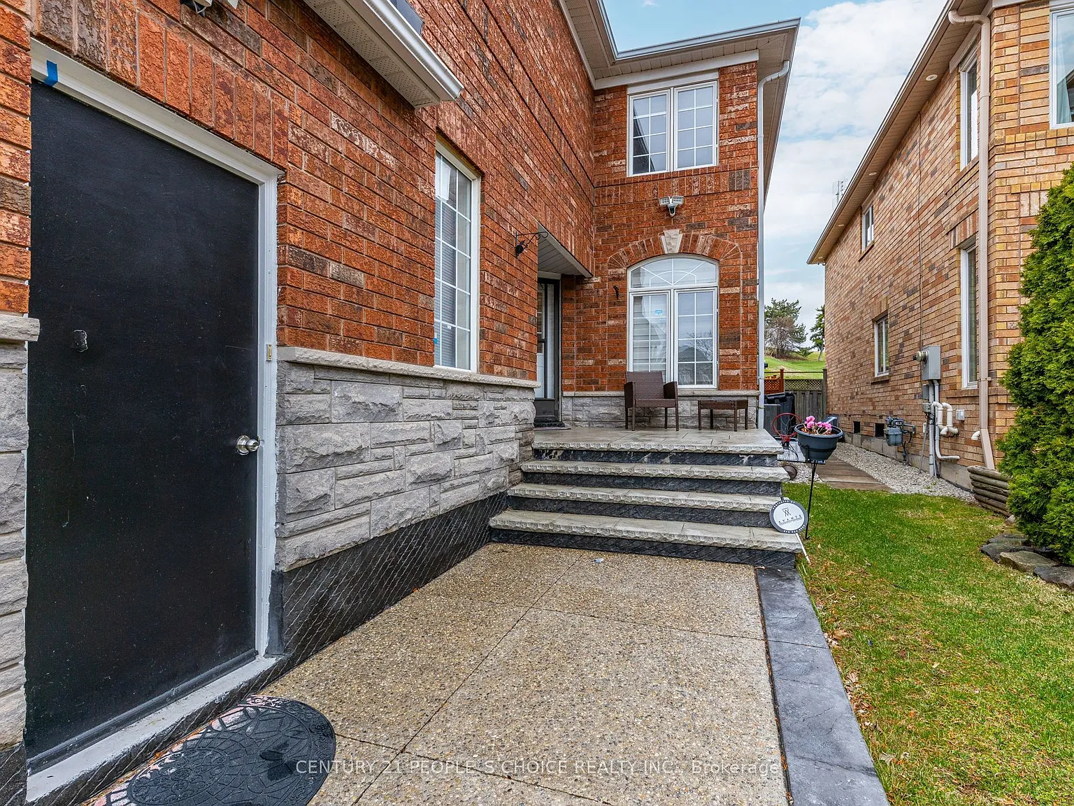 4 bed, $4,200 — Photo 2