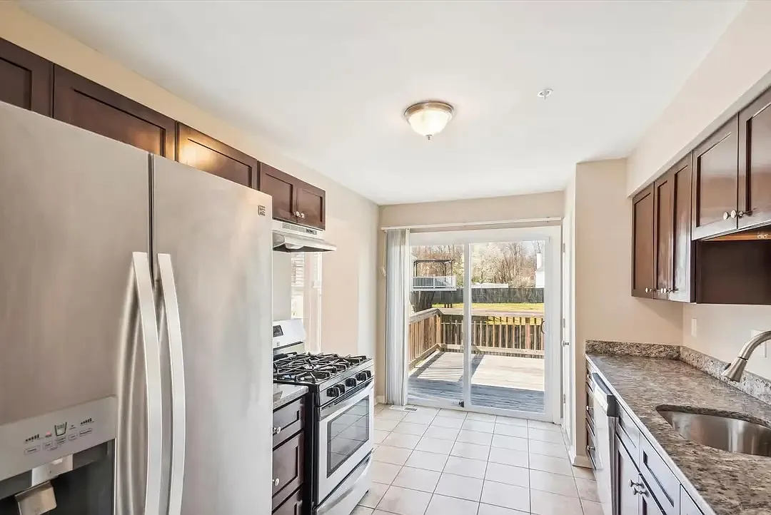 12828 Dunkirk Dr — Photo 2