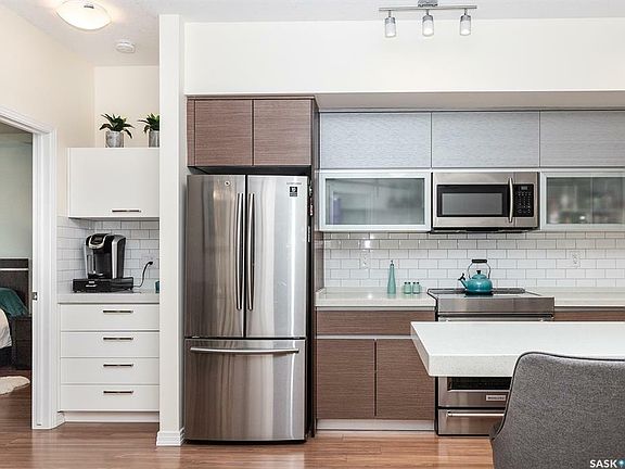 5th image of 235 Evergreen Sq #220