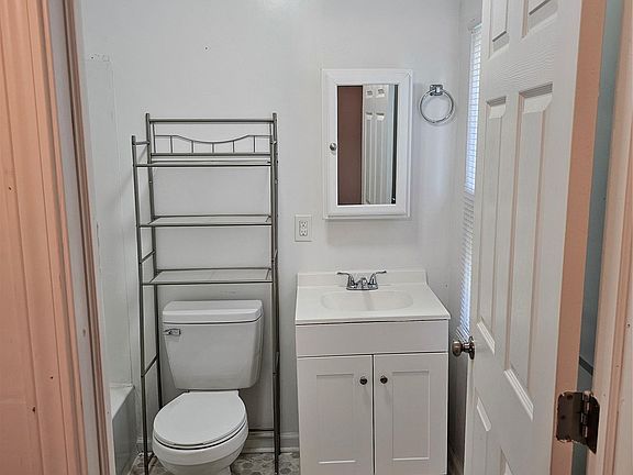 4th image of 5031 Lafontaine St
